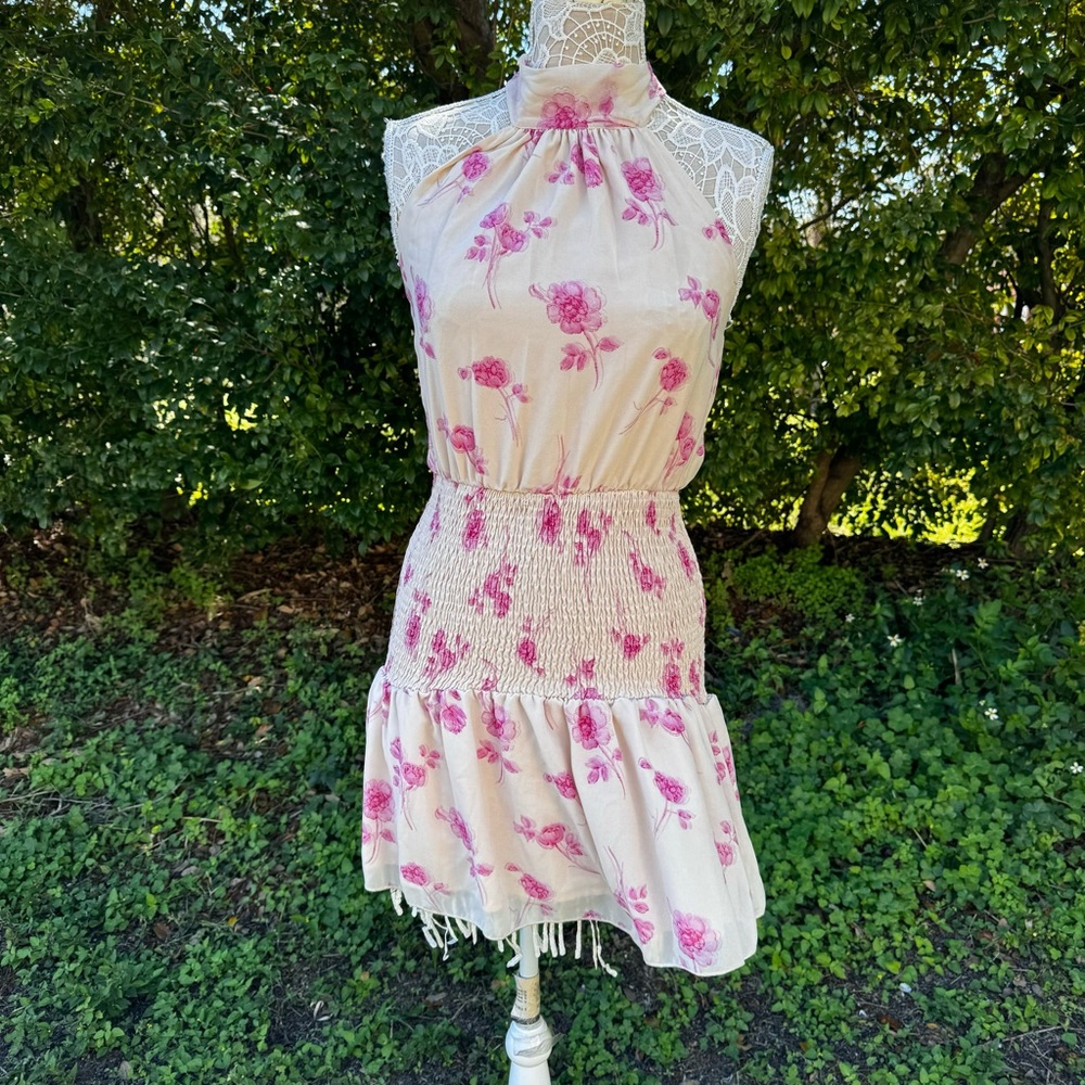 Cider Women’s Floral Halter Shirred Mini Dress‎ Peach Size M Party Cocktail